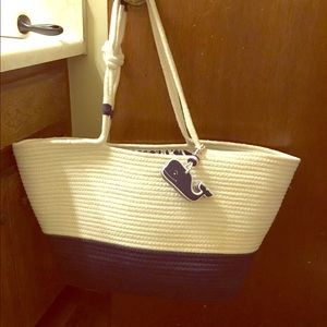 Vineyard Vines beach tote